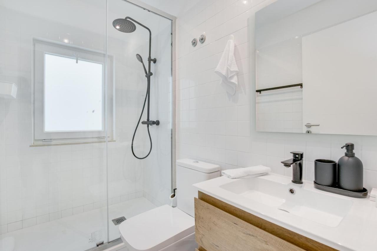 Cruzeiro Deluxe Apartments Lisbon Bagian luar foto